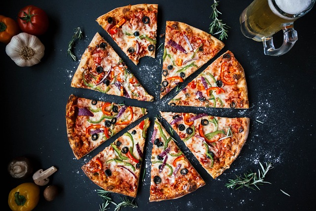 Kann man Pizza am nächsten Tag noch essen wenn sie nicht im Kühlschrank war?